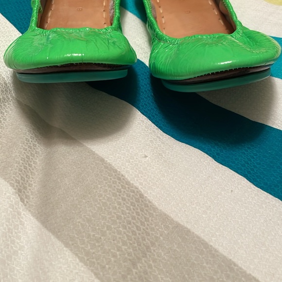 Tieks Galactic Green Size 9. NO LONGER AVAILABLE💚 - Picture 4 of 8